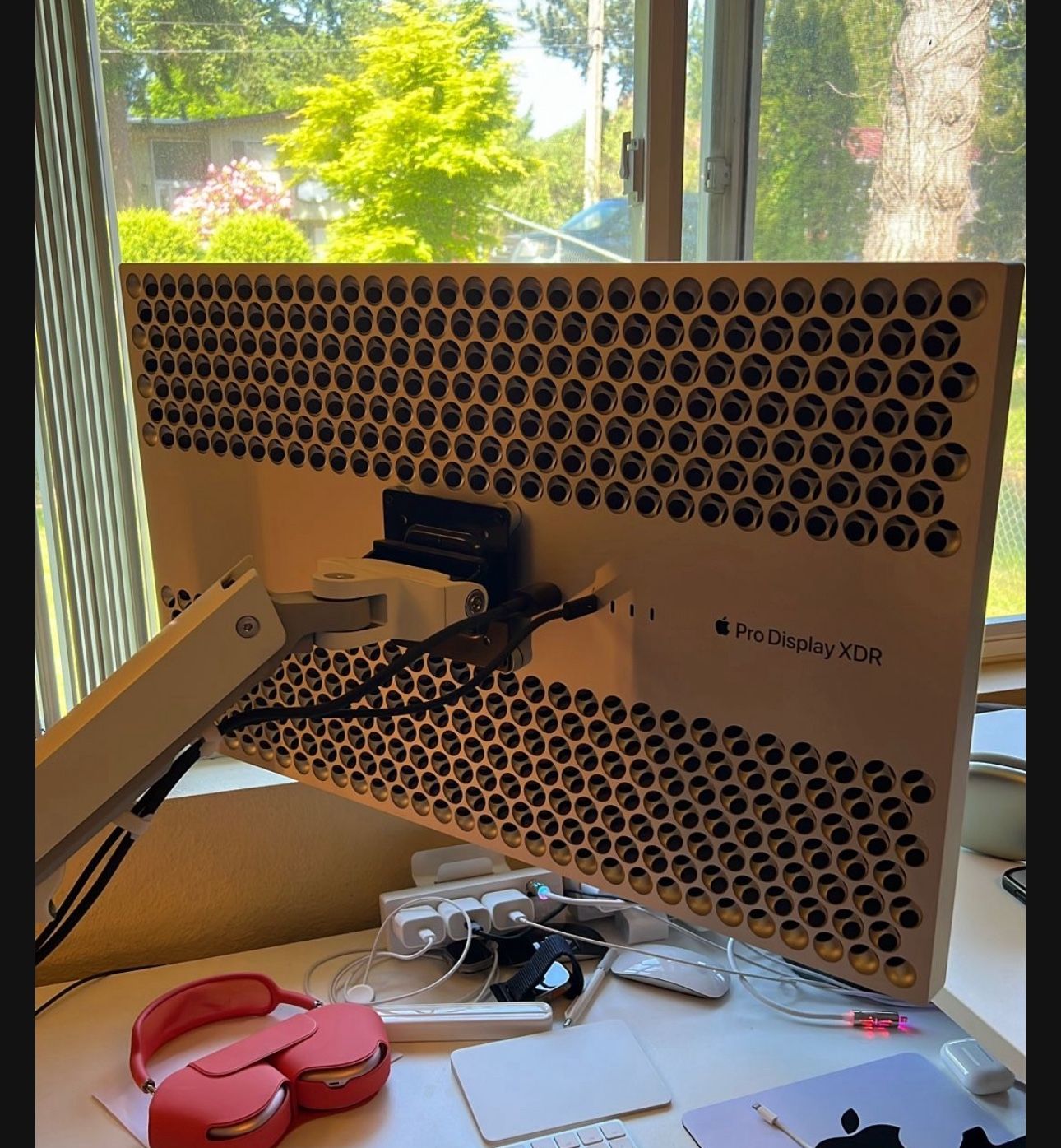 APPLE XDR PRO