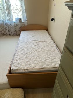Twin bed with mattress