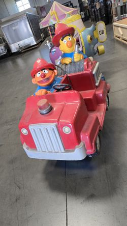 CLASSIC KIDDIE RIDE. BERT AND ERNIE FIRE TRUCK.