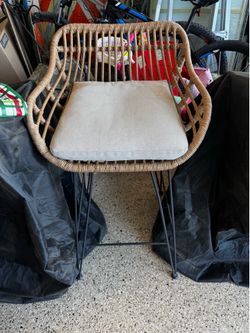 4 boho style outdoor bar stools