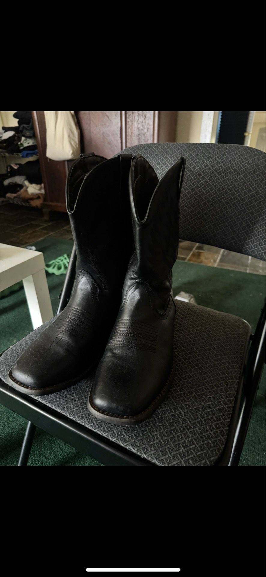 Men’s cowboy boots size 11.5