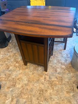 High top table with bottle holder & 2 stools