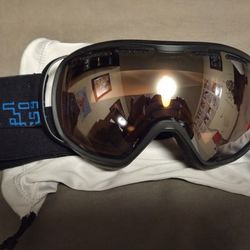 Bolle Youth Snow Goggles And Head Snow Gloves