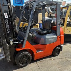 2005- Toyota forklift for sale
