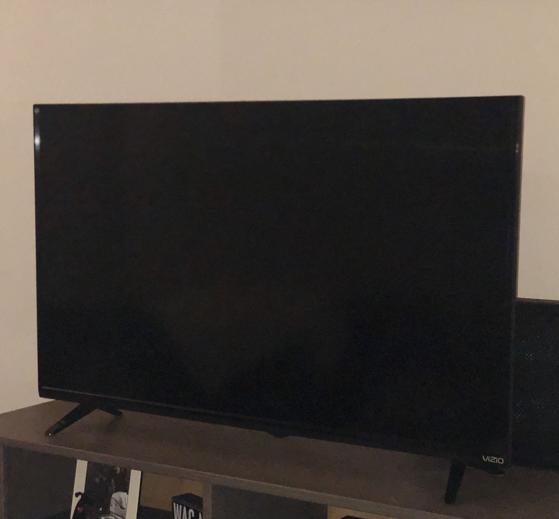 Vizio Smart TV 40in Model E40-C2