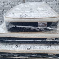 😴Mattress🥱 ✨Pillow top  ✨12” inches tall 💥Queen $199 💥Full $180 💥Twin $150 💥King $330 💥Cal king $330  💥Delivery available🚛 