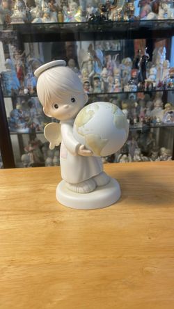 Precious Moments 9in Large Series Figurine