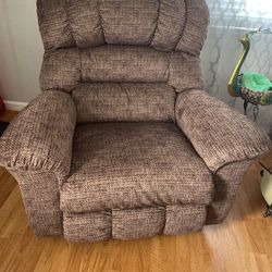 Lazy Boy Recliner Brand NEW never Been Used  $300.00 Or Best Offer