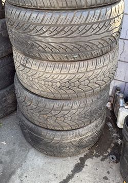 p265/35/22 set of 4 used ones $200