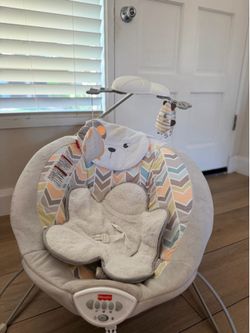 Comfy Baby Bouncer Seat with Soothing Vibration and Toys, Unisex, 0-6 Months