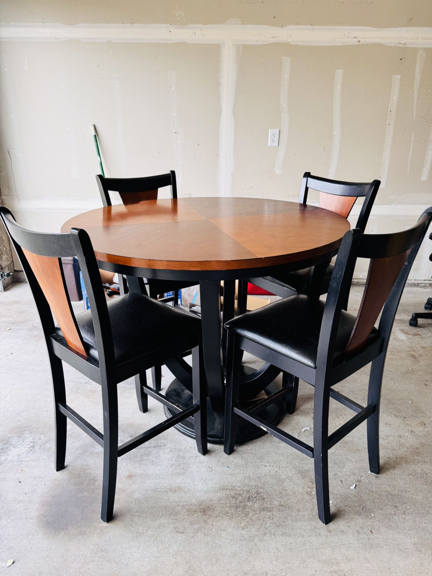 Free Dining Table With 4 Chairs
