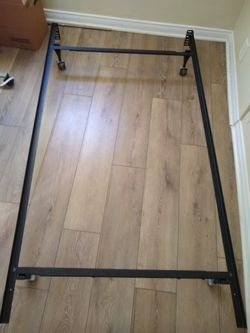 Metal Bed Frame + twin firm board