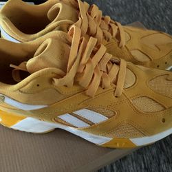 Yellow Reebok 8.5 Men