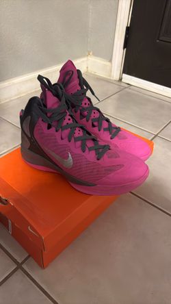 Nike Tennis Shoes
