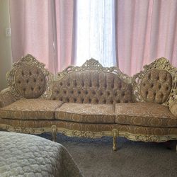 100% Vintage Sofas