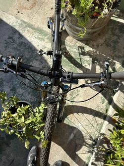 Pivot Carbon Fiber Mountain Bike Match 4