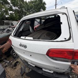 Parting Out 2015 Jeep grand Cherokee Limited Rear Hatch 