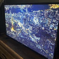Samsung 34’ Smart TV 