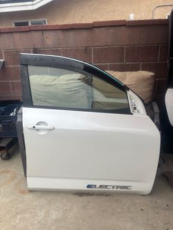 RIGHT PASSENGER SIDE FRONT DOOR 2013 TOYOTA RAV4 EV (ELECTRIC) WHITE WITH HINGES