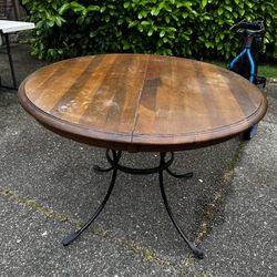 Breakfast Nook Table With Leaf Insert And 4 Matching Chairs