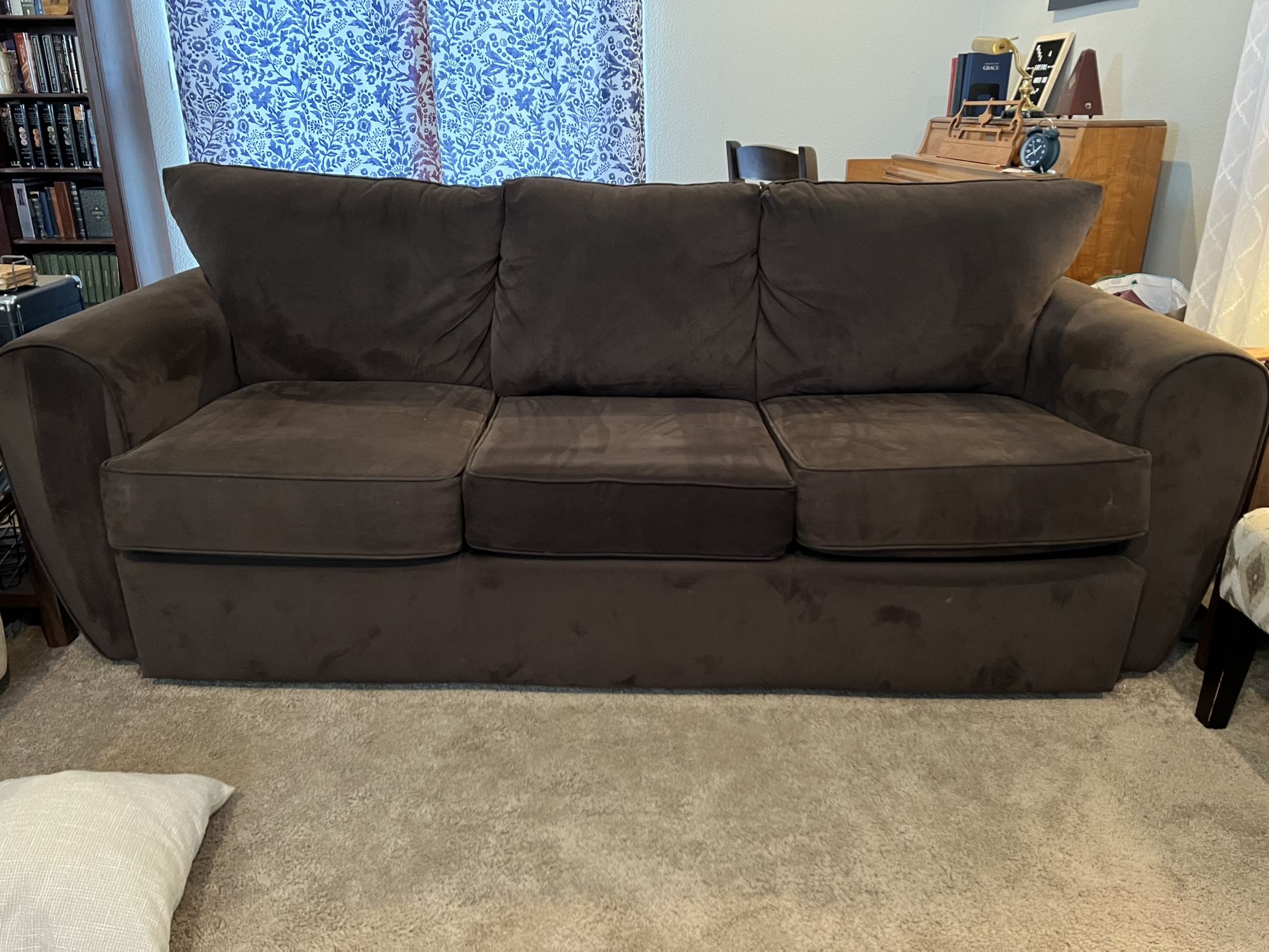 Brown Couch/sofa