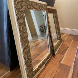 Beuatiful Wooden Framed Mirror Set