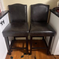  2 chairs for a island table