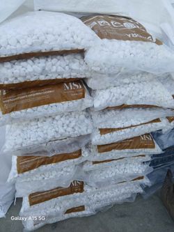 0.25-0.75 white pebbles