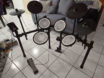 Roland TD-1 V-Drums Electronic Drum Set!! EXCELLENT CONDITION!!