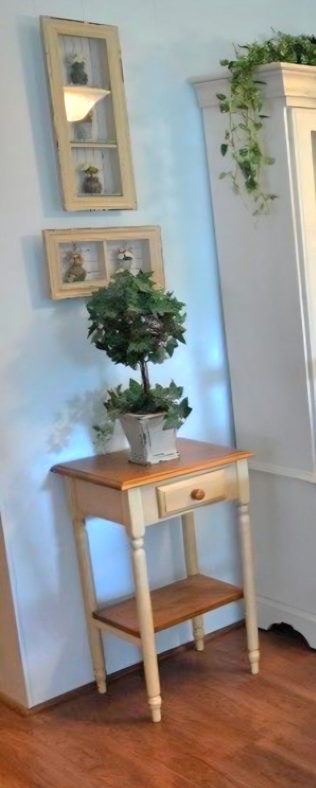 2 Side Tables With Draws