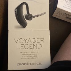 Plantronics Voyager Legend & Charging Case