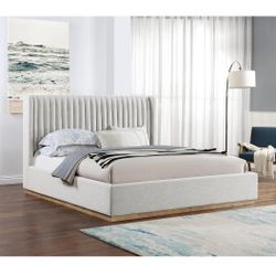King Bed, Meridian Furniture Logan Cream-K