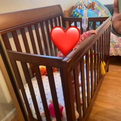 Baby Crib And Mattress 