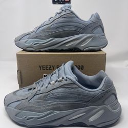 Adidas Yeezy Boost 700 V2 'Hospital Blue Size 8 FV8424