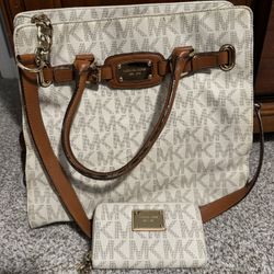 Michael Kors Hamilton Tote With wallet