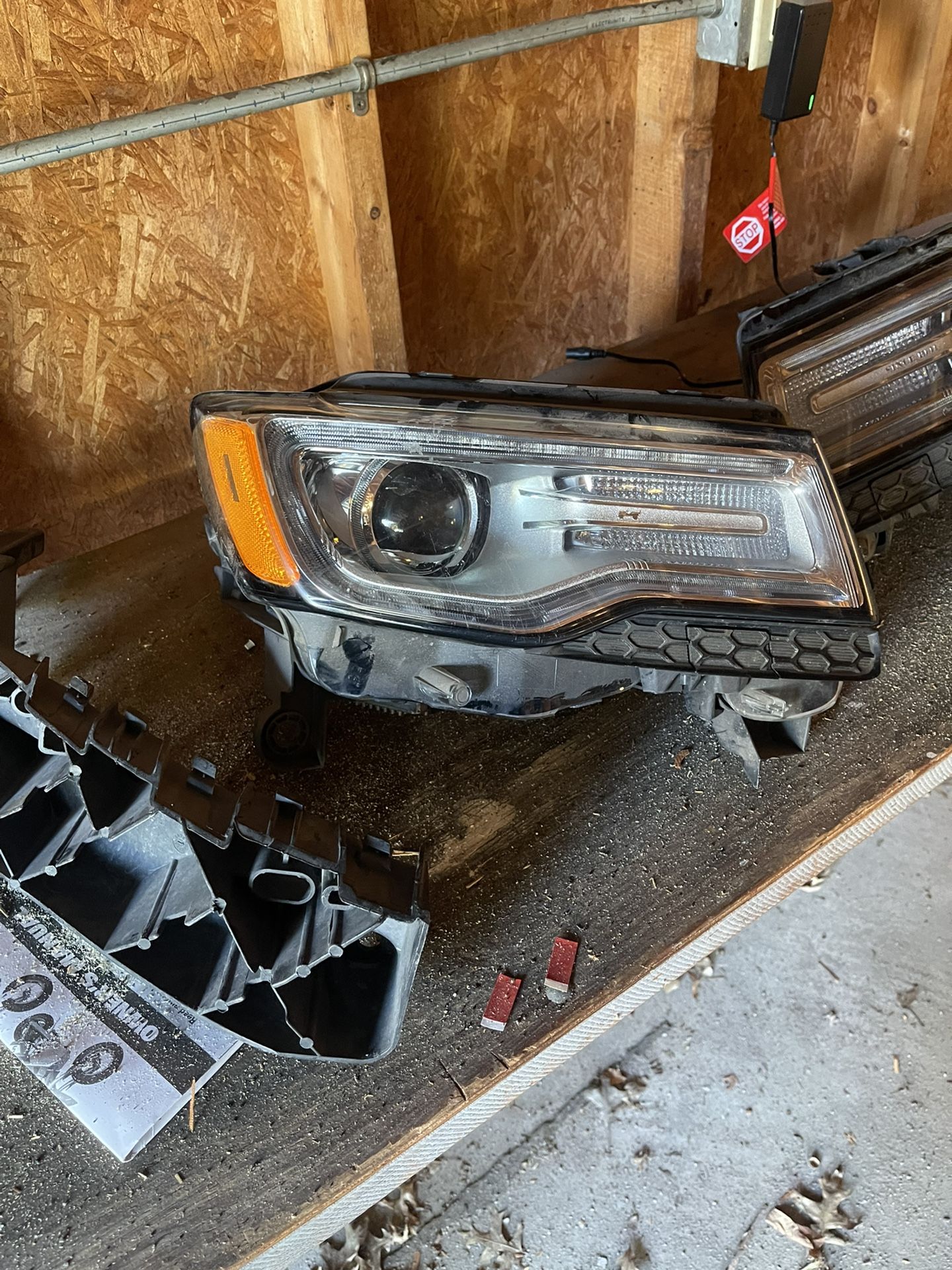 Jeep Grand Cherokee Headlights