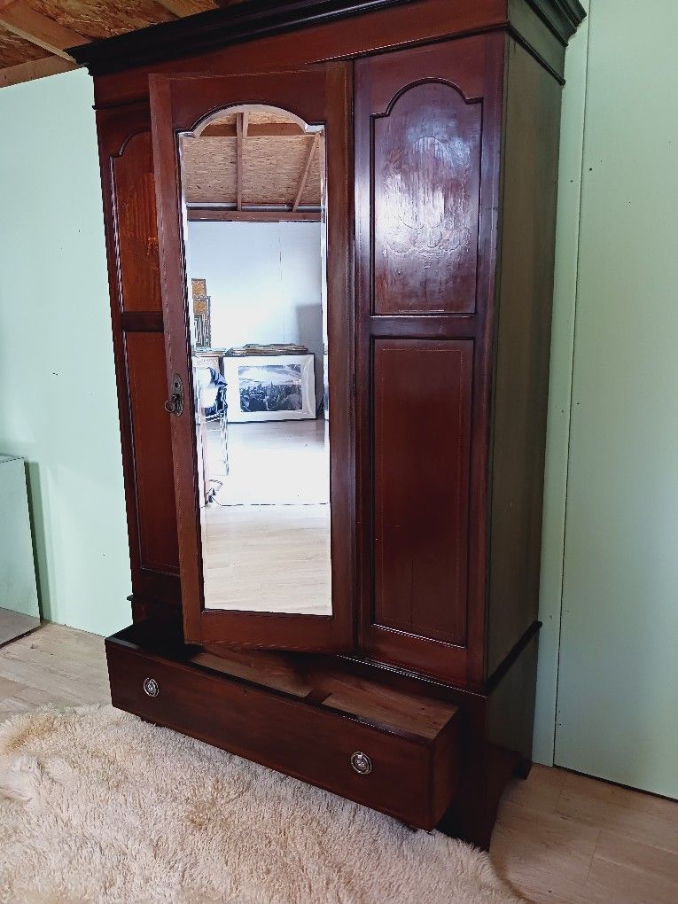 Antique Art Nouveau Edwardian Mahogany Double Wardrobe Armoire, circa 1920: