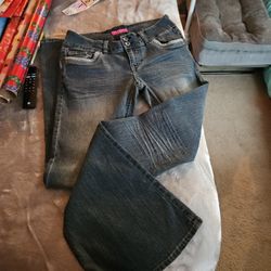 LIKE NEW, NBW BOP SIZE 9 JEANS