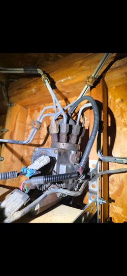 6.5L Detroit diesel injection pump and intake manifold