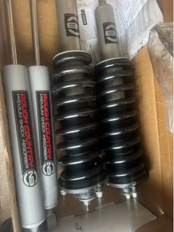 3.5” Rough Country Suspension With 3.5 and brand new 2” Blocks with U bolts For 08 2nd Gen Tacoma