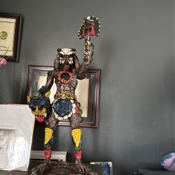 Predator Statue 