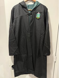 Harry Potter Slytherin Costume Set ( Robe, scarf, tie & wand) Sz. XL Youth New. See measurements in pictures.