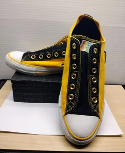 CONVERSE ALL STAR LOW TOP PENGUINS SHOES UNISEX / MEN SIZE 7.5, BLACK & YELLOW