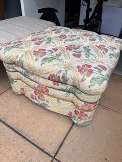 Tufted Floral Upholstered Ottoman