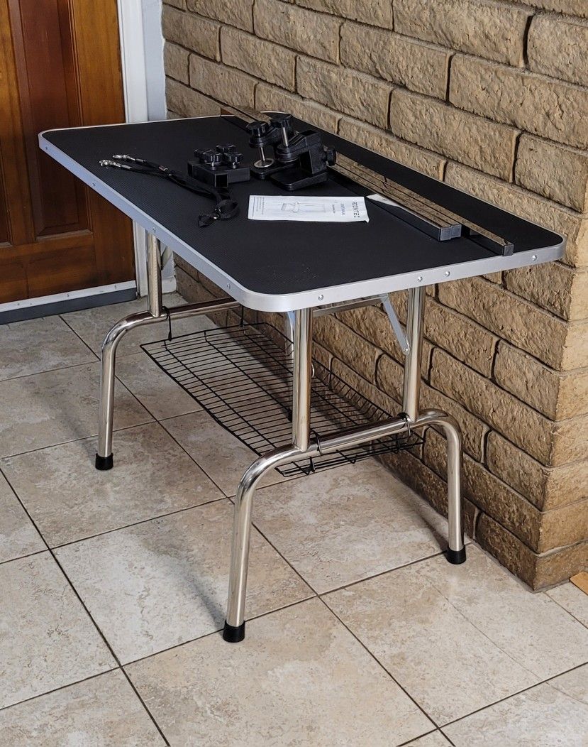 ROOMTEC 42" Dog Grooming Table with Adjustable Height Arm/Noose/Mesh Tray