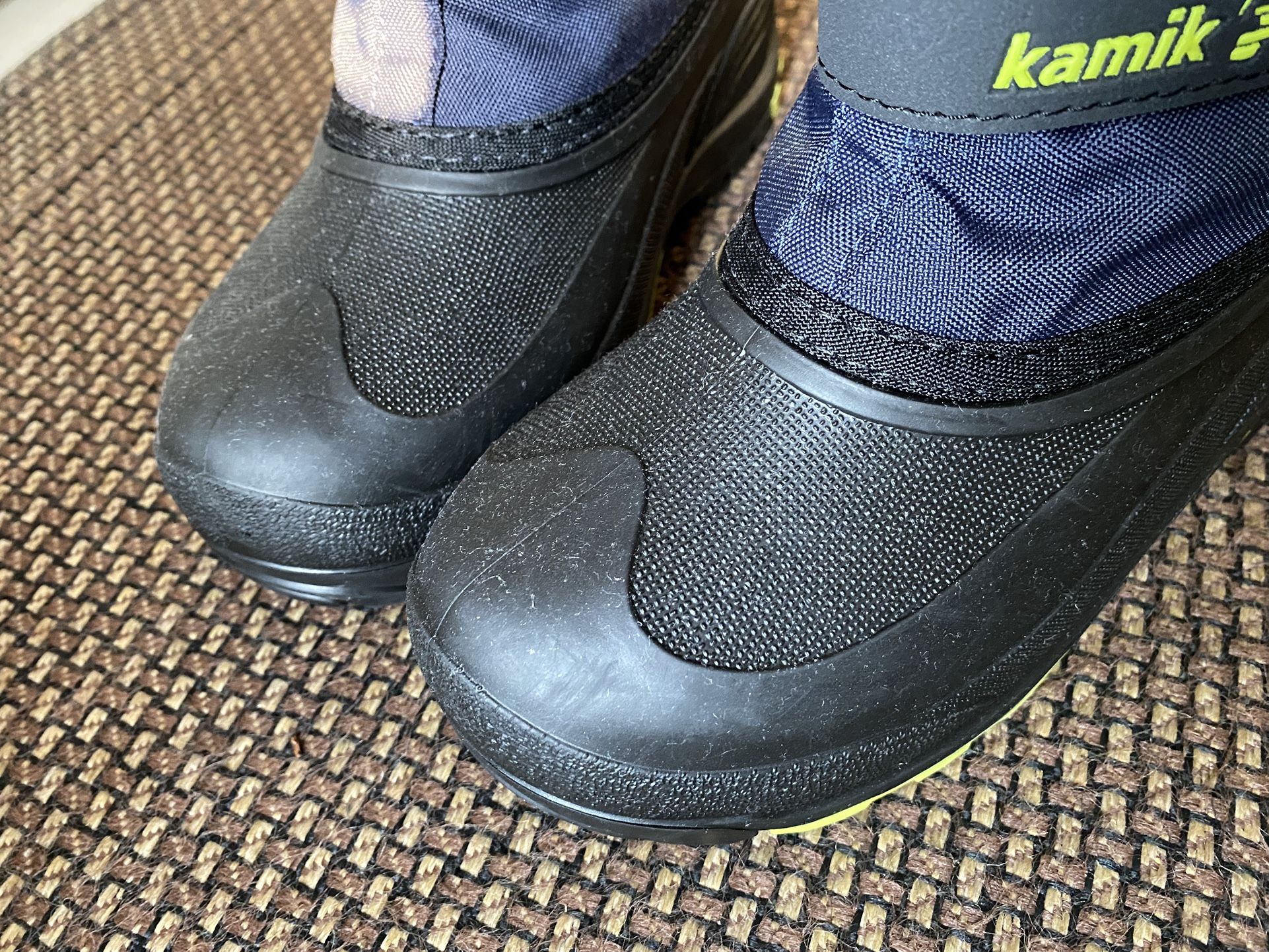 Snow Boots For Kids. Size 4