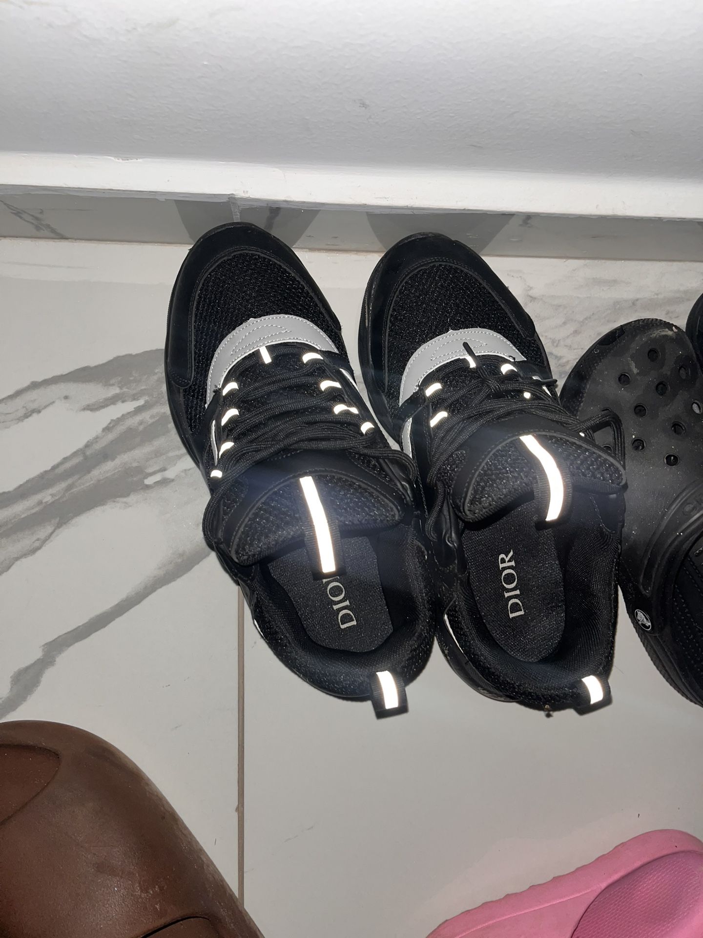Dior B22