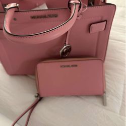 Pink Michael Kors Purse With Matching Wallet