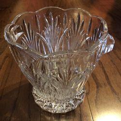 Scalloped edge crystal ice bucket