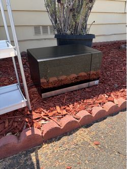 Free: possibly broken microwave
